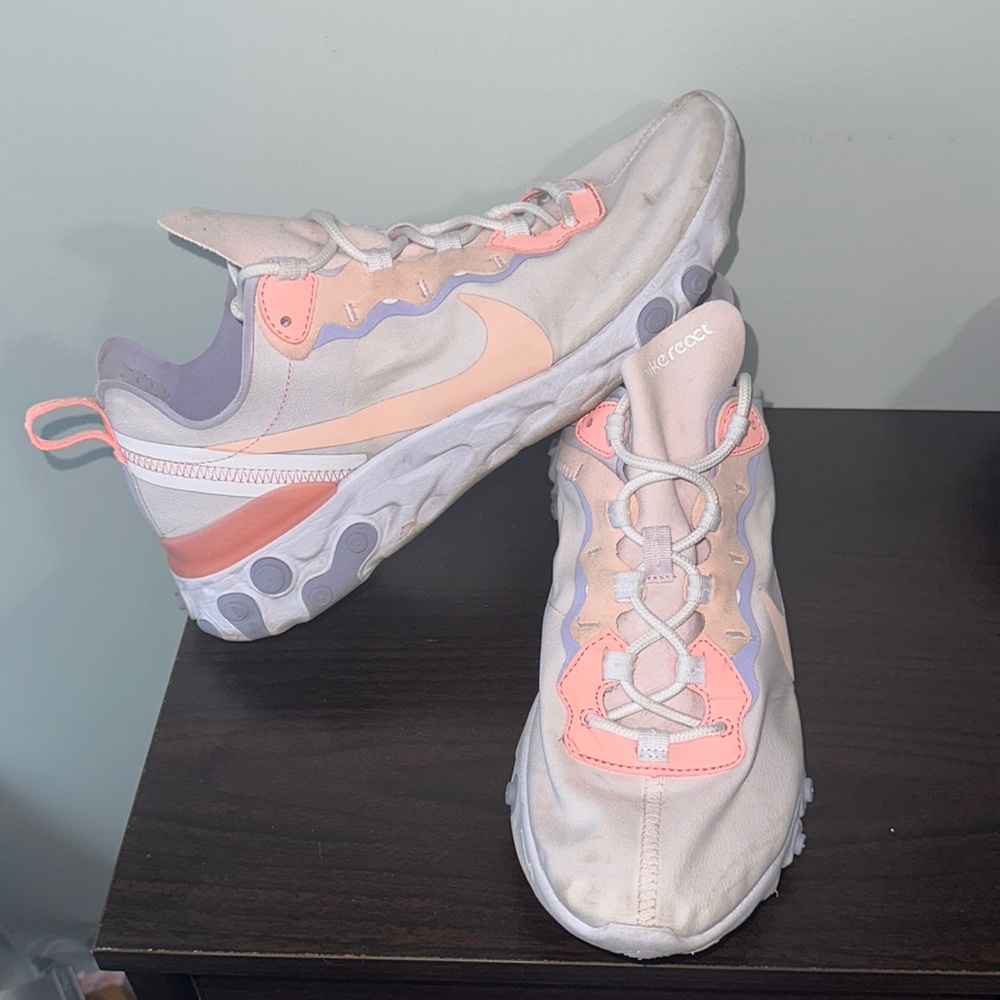 Women’s Nike React Element 55. Pale pink/ washed coral/oxygen purple. Size 11